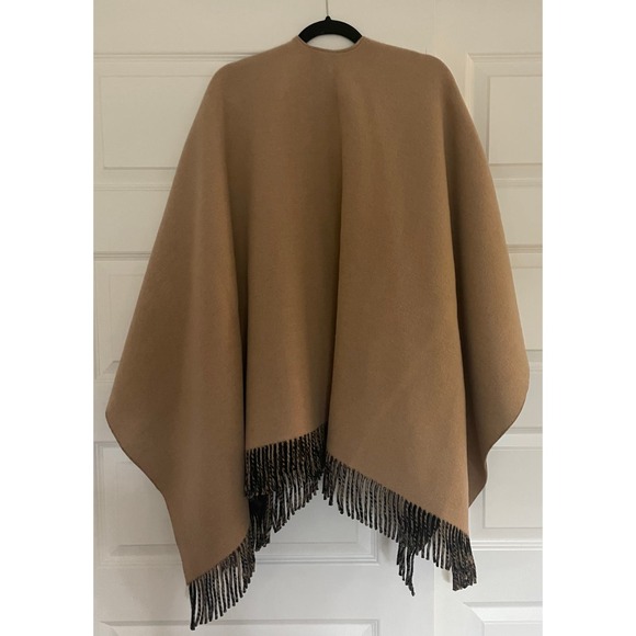 $2100 BRAND NEW FENDI REVERSIBLE WOOL CASHMERE FF LOGO CAPE PONCHO SHAWL NWT - Picture 9 of 16